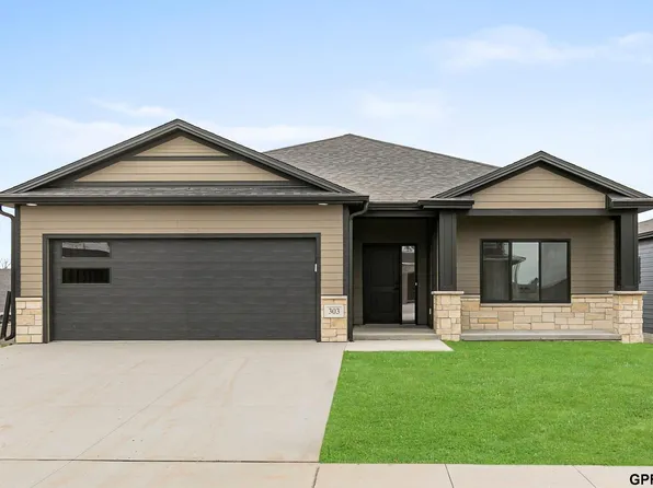441 105th St, Lincoln, NE 68527