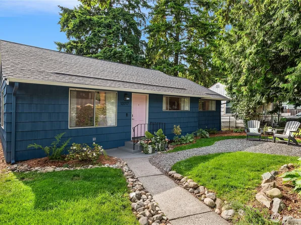 13717 Stone Avenue N, Seattle, WA 98133