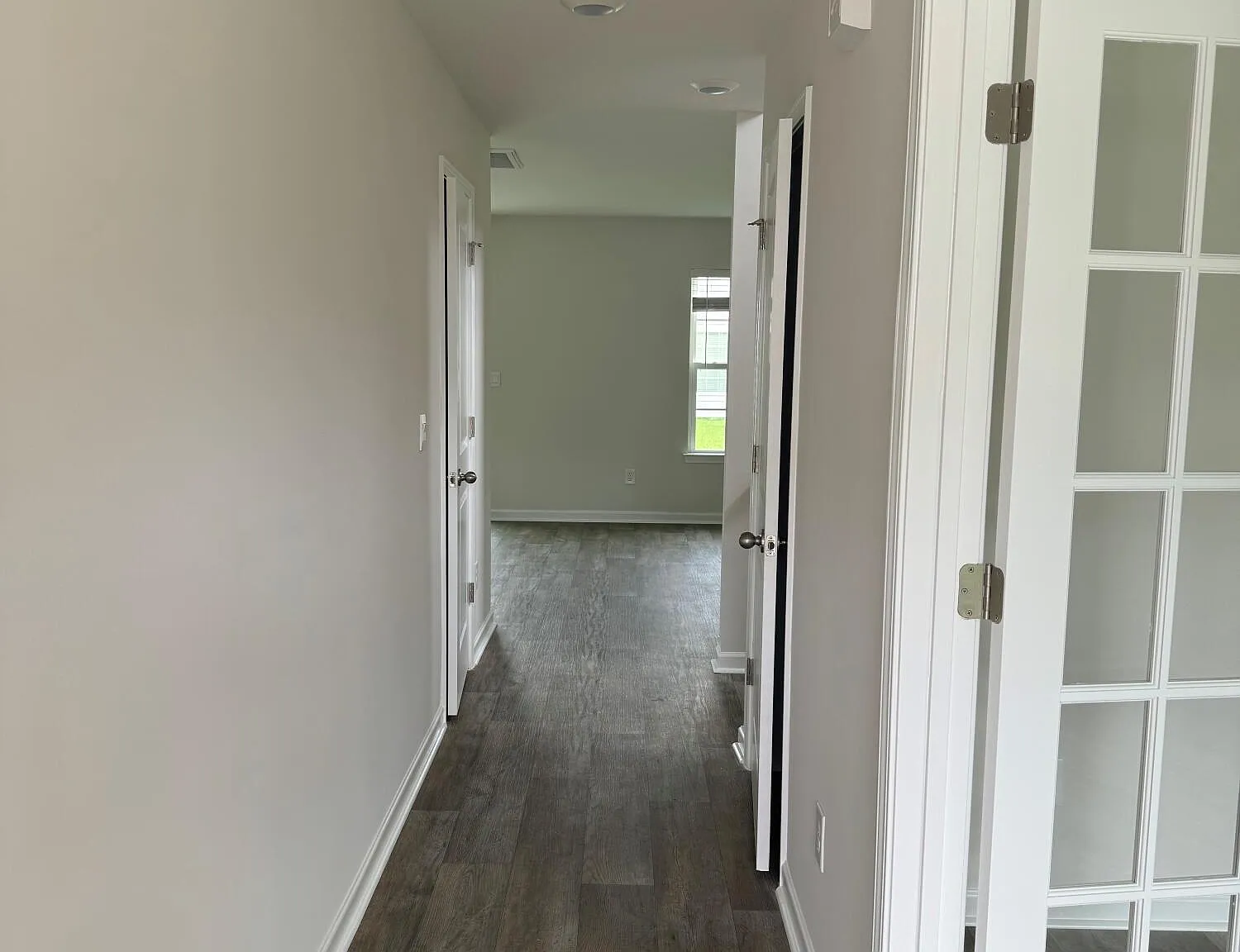 4 bed, 2.5 bath, 1991 sqft, $2,050 — Photo 2