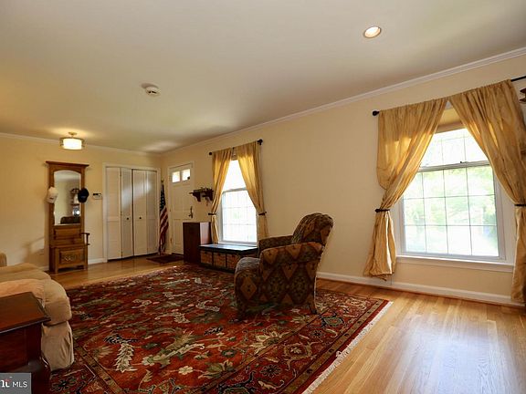 4th image of 4104 Dunnel Ln