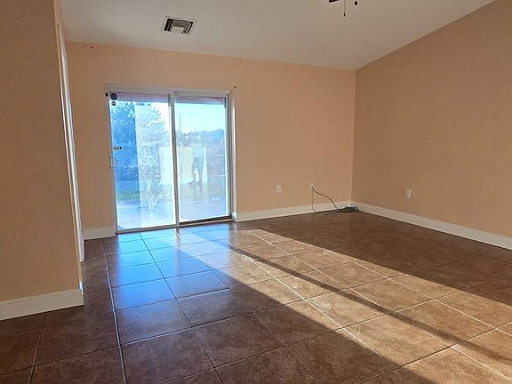 2nd image of 410 Piper Ave