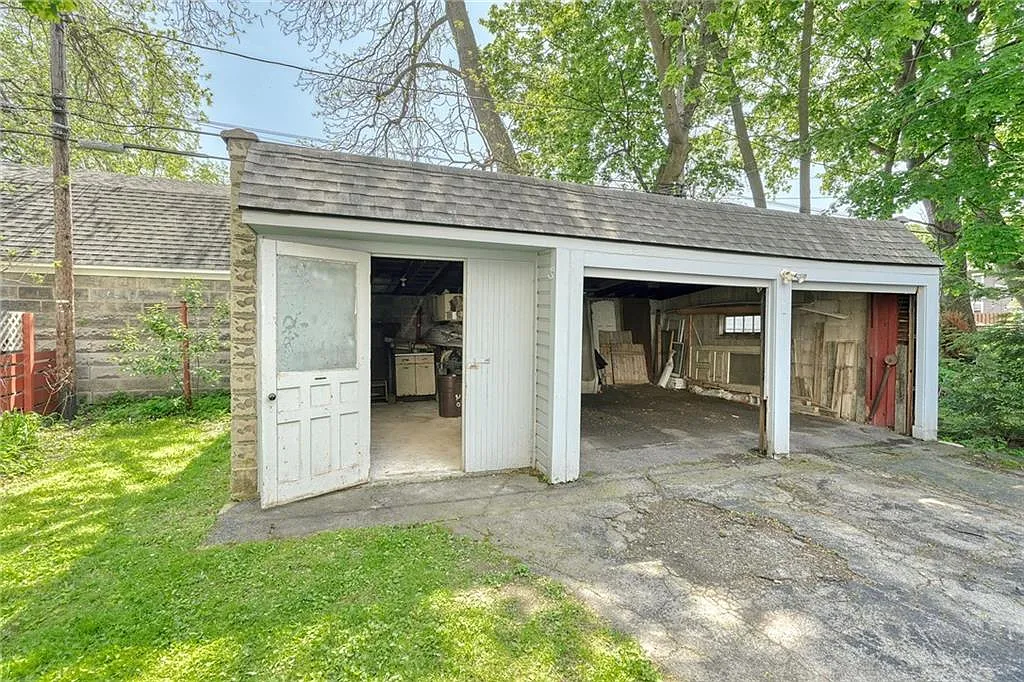 2 bed, 1126 sqft, $1,600 — Photo 3