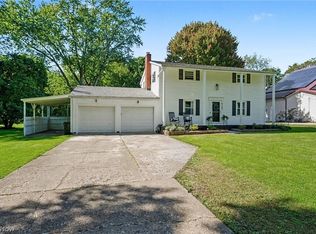 6187 Robinhood Ln, Ashtabula, OH 44004
