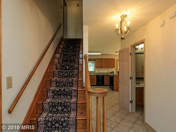 5th image of 703 Shamrock Dr