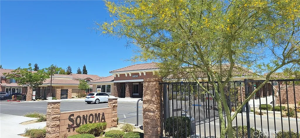 2 bed, 1.5 bath, 1026 sqft, $2,150 — Photo 3