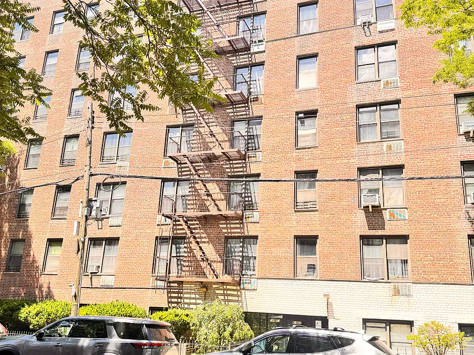14943 35th Ave #1J