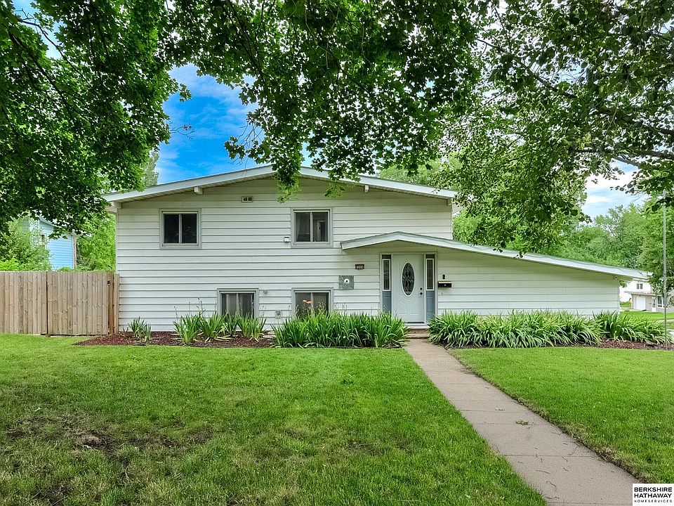 1st image of 8204 Meredith Ave