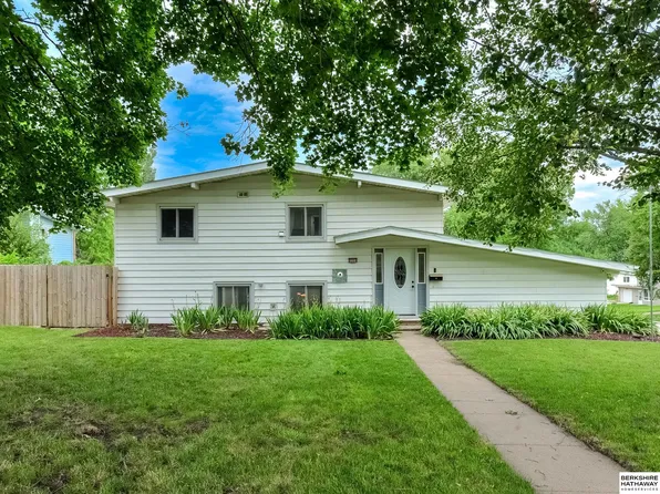 8204 Meredith Ave, Omaha, NE 68134