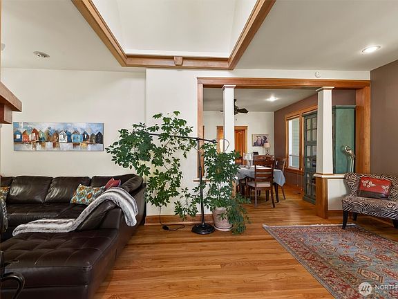 5th image of 1517 Fairview Street