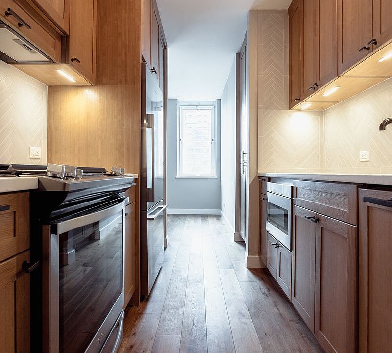1st image of 560 W 43rd St APT 24J