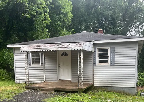 251 Fairview St Photo 1