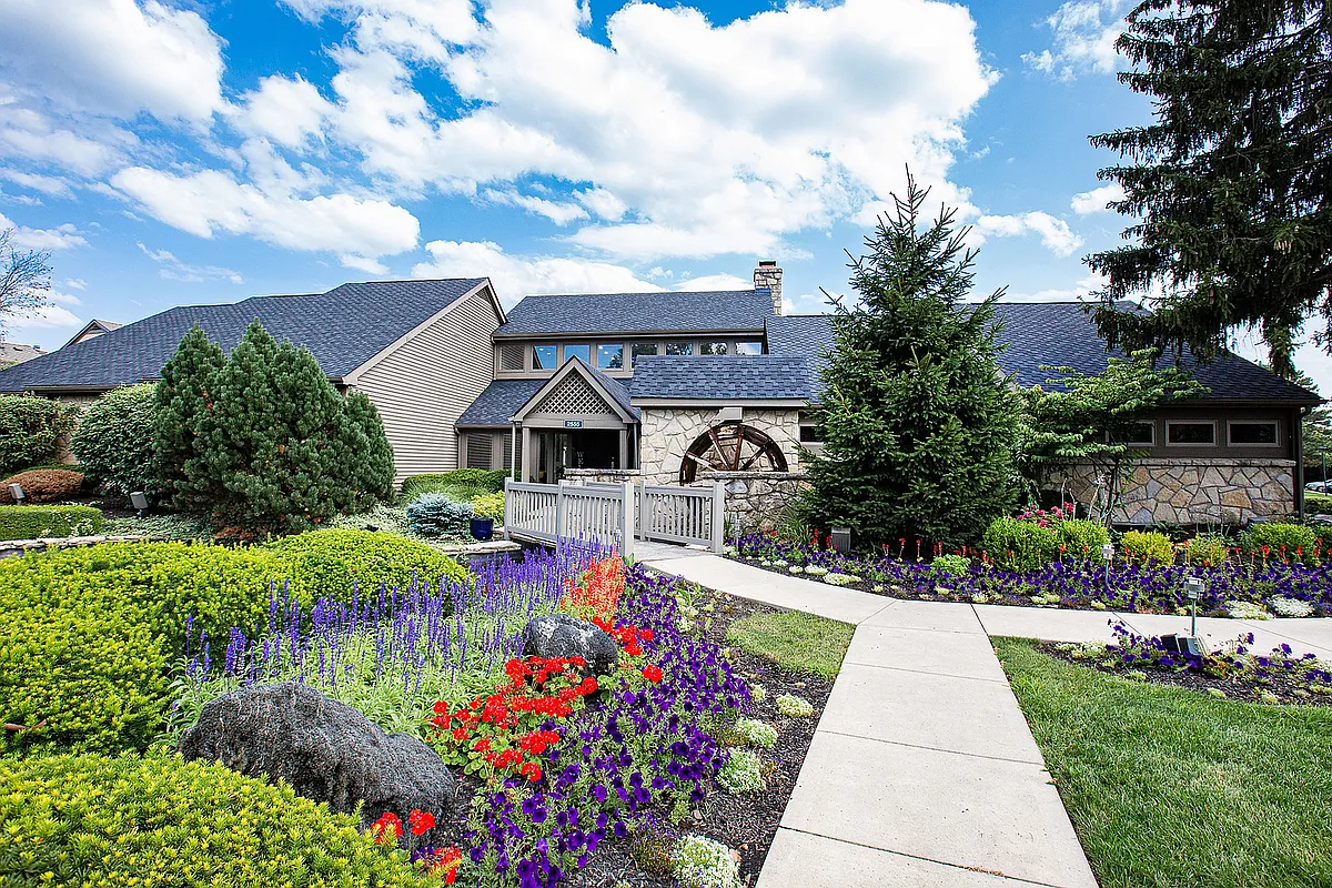 Exteriors - Sawmill Commons