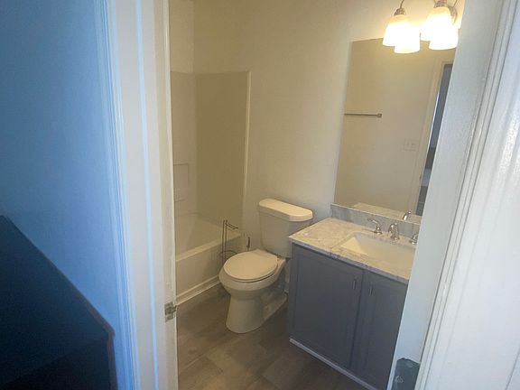 5th image of 2195 Timberwood Cir N