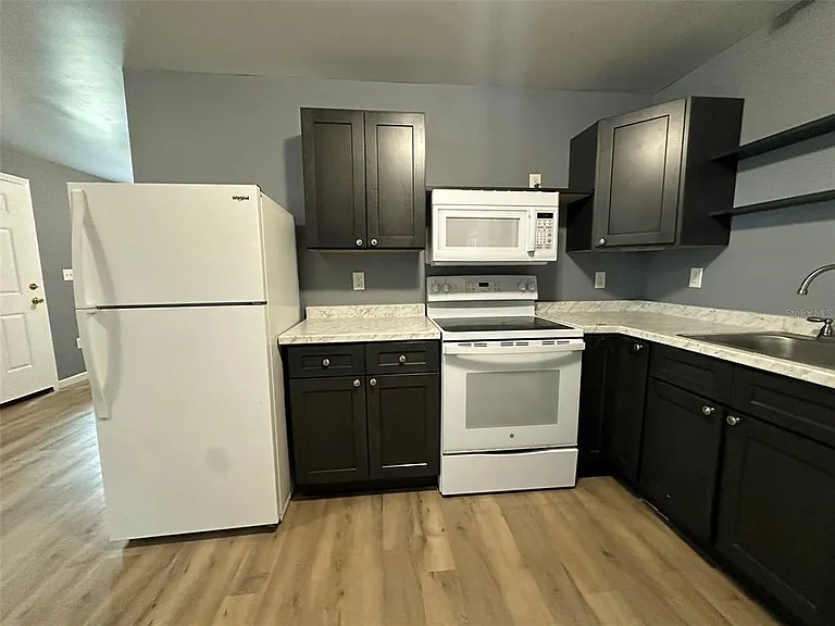 655 NE Waldo Rd — Photo 10