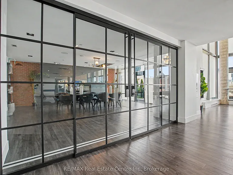 15 Wellington St S #2214 — Photo 31