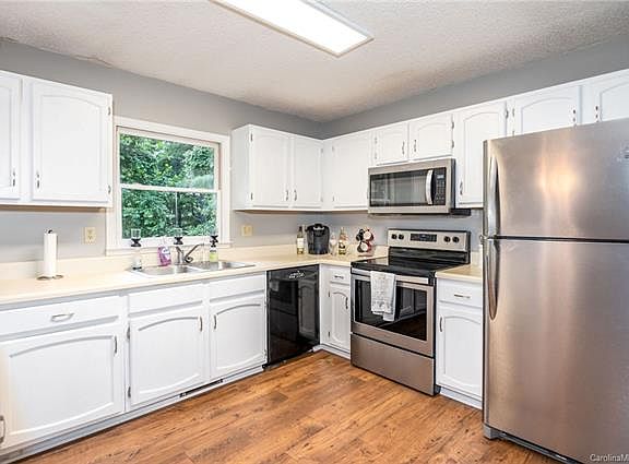 3rd image of 191 Plantation Dr
