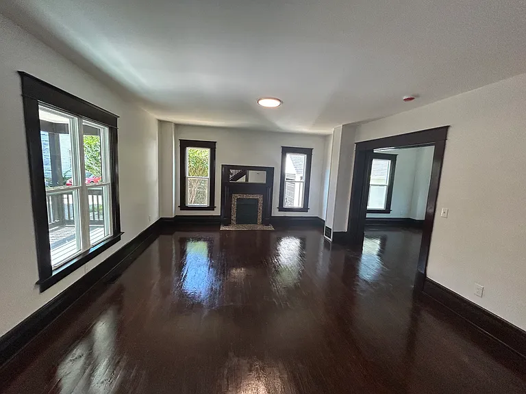 1 Elliott St — Photo 1