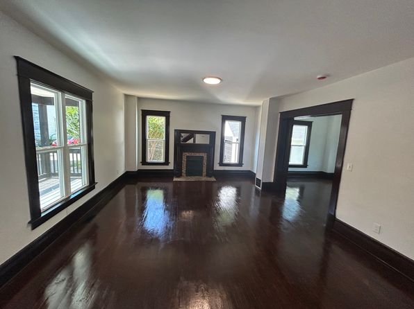 1 Elliott St