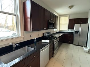 27 Curve St, Dedham, MA 02026