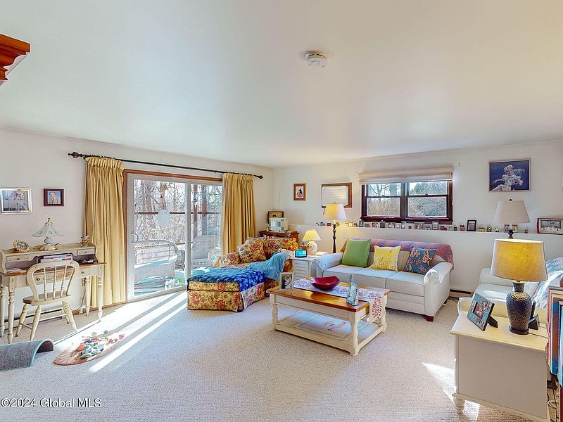 2nd image of 10 Edgewood Terrace
