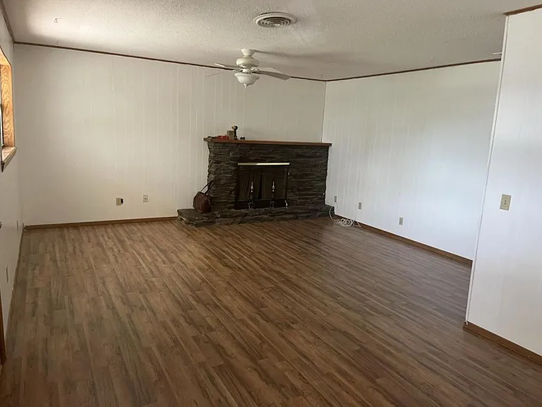 505 S 25 Mile Ave — Photo 8