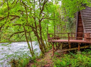 55184 McKenzie River Dr, Blue River, OR 97413
