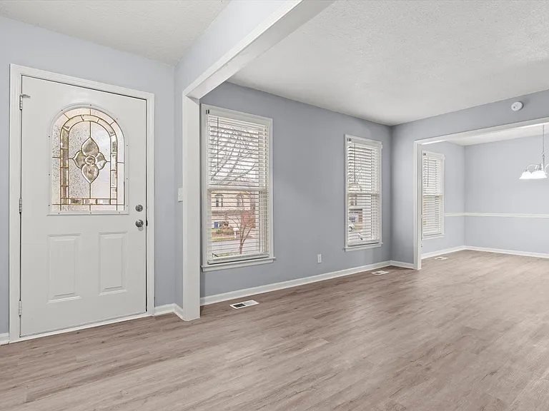 14501 S Village Dr — Photo 23