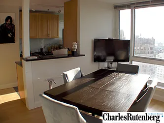 Rented by R New York