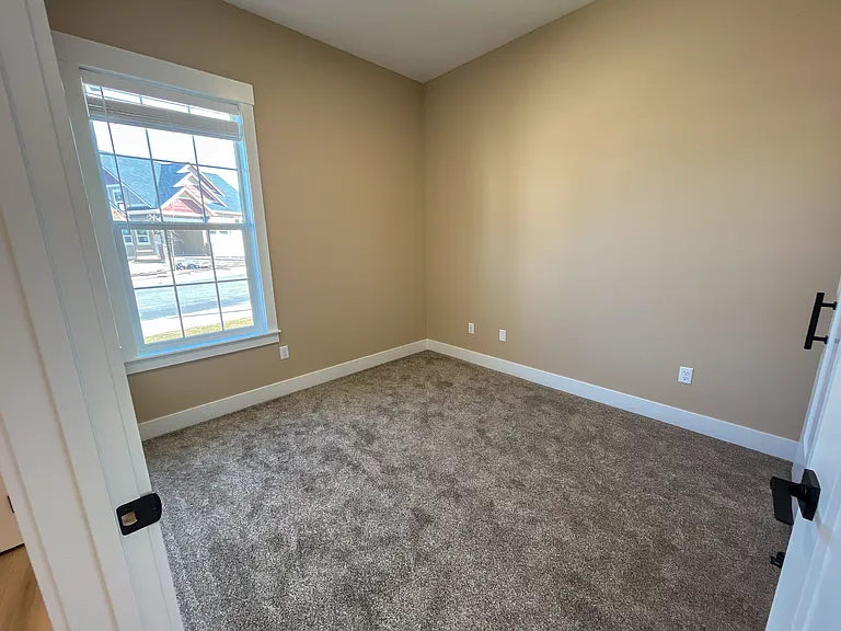 1220 W Spring Ln — Photo 18