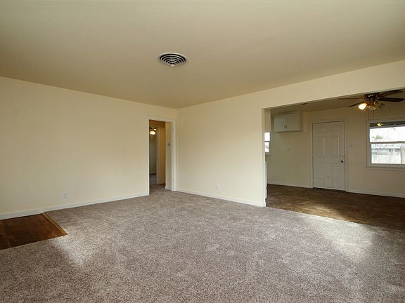 5th image of 1034 W Andrews Ave