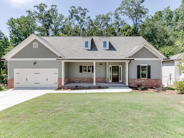 601 Lakeview Bend Cir, Jefferson, GA 30549