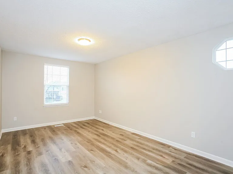 147 Fountain Dr — Photo 12