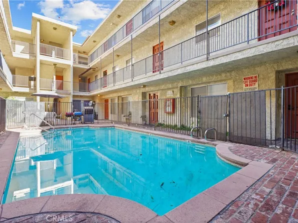 21219 Roscoe Blvd, Canoga Park, CA 91304