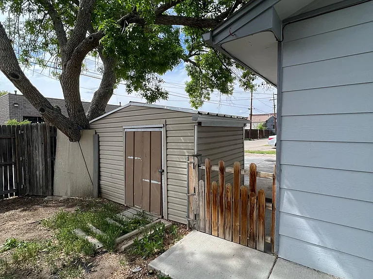 735 Emporia St — Photo 10