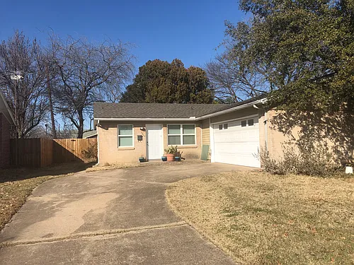 1205 Fairfield St Photo 1