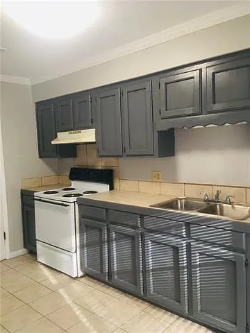 910 S Chestnut St #A — Photo 6