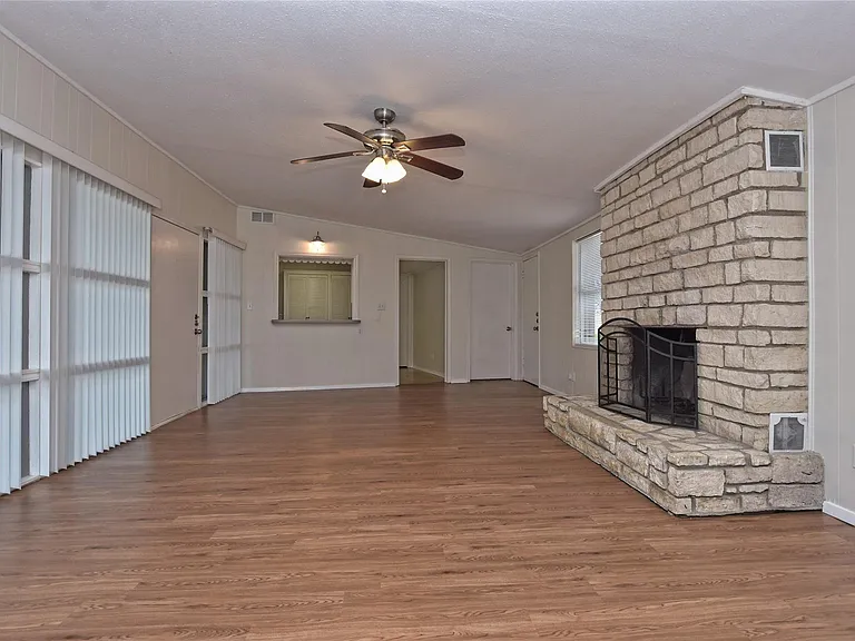 16013 Edwards Dr — Photo 8