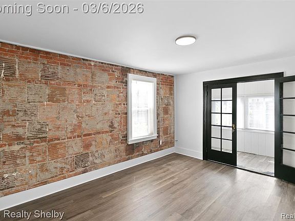 5th image of 259 W Nine Mile Rd Unit 104