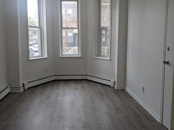 4th image of 389 Baldwin Ave #2R