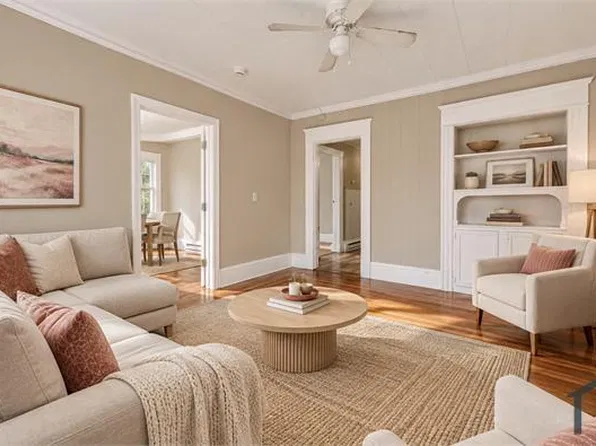 186 Grattan St #3L, Chicopee, MA 01020