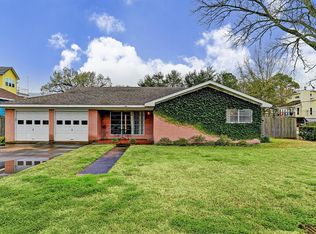 529 Clear Lake Rd, Clear Lake Shores, TX 77565