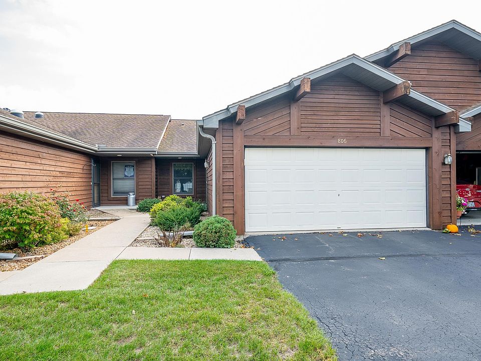 1st image of 806 E River Dr