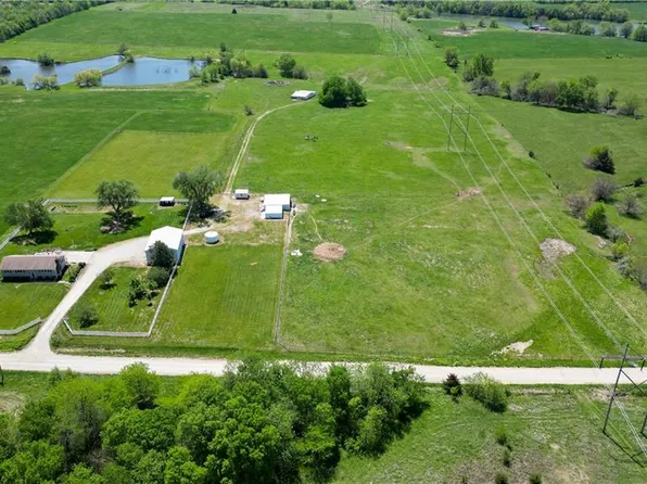 3715 W 327th St, Louisburg, KS 66053