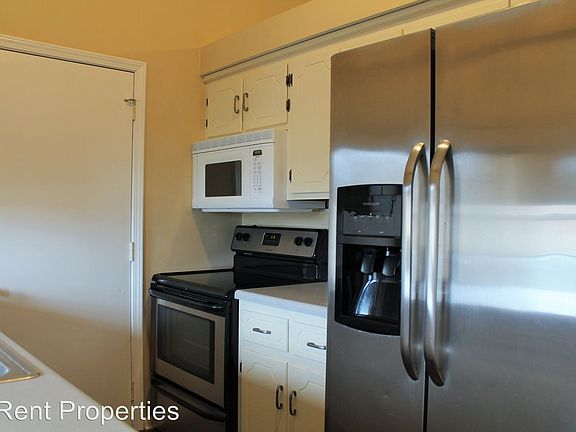 3rd image of 103 Shady Maple Dr