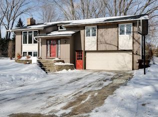 410 Del Rio Dr, Chanhassen, MN 55317