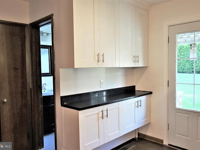 214 Valley Rd — Photo 9