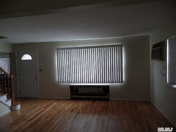 3rd image of 1093 Douglas Ave