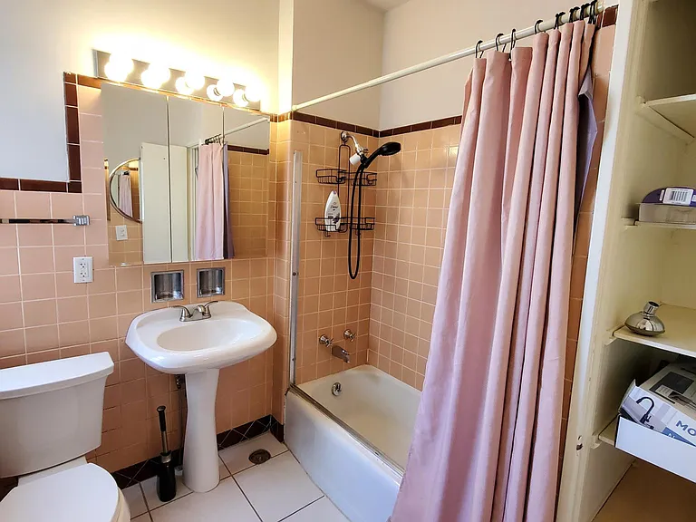 2742 W Montrose Ave #2 — Photo 8
