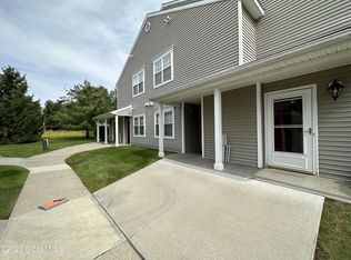 102 Evergreen Pl, Rensselaer, NY 12144