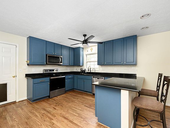 2nd image of 14 Woodlawn Dr